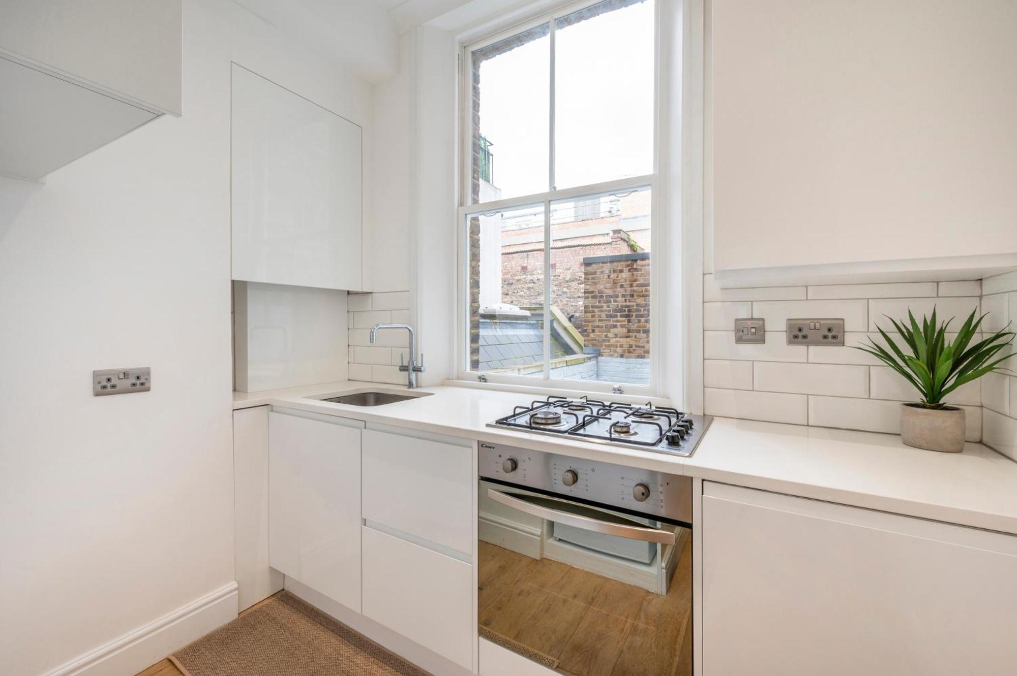 Apartment Charming 1 Bedroom Flat With Private Patio - West London, Kensington, Earl's Court, Chelsea